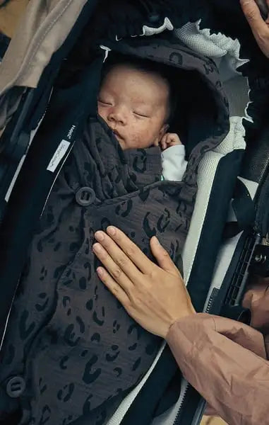 Najell barnevognsdragt - Leopard Brown