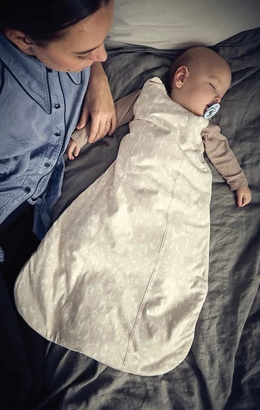 Najell Sovepose - Leopard Beige/0-6 måneder