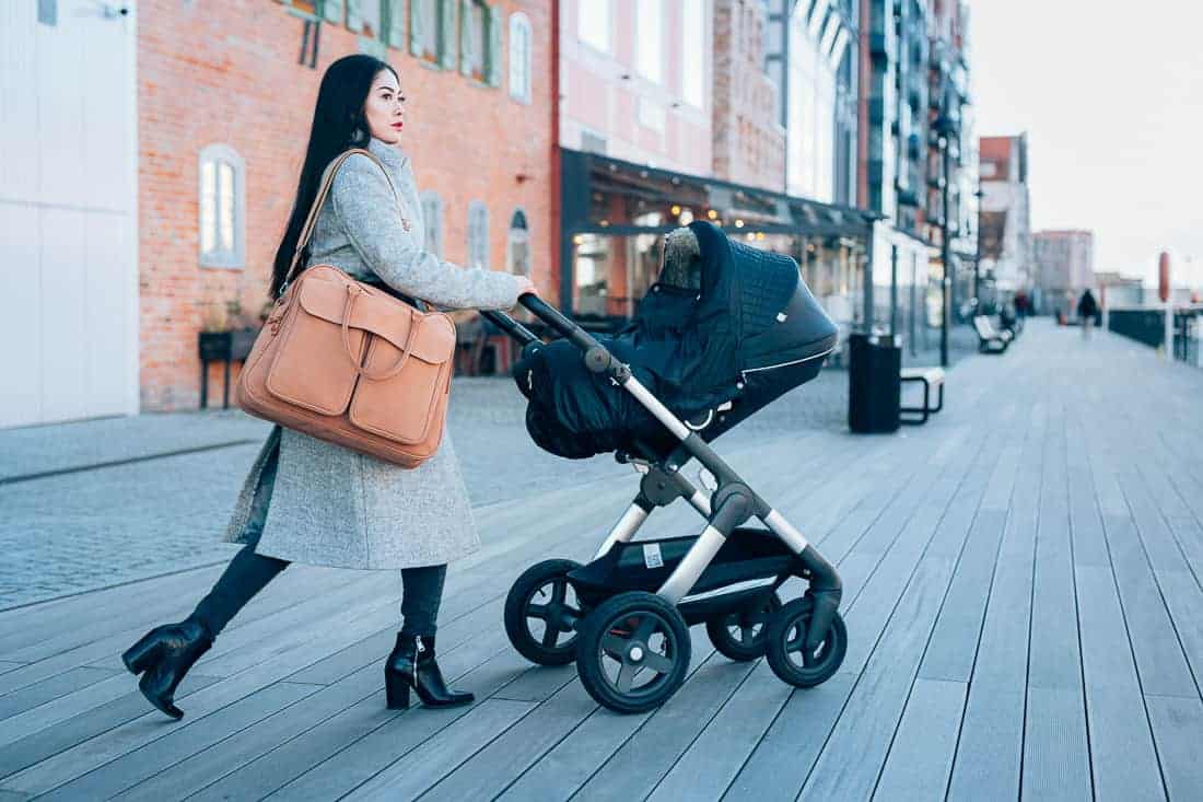 Bizzi Growin POD® Pusletaske og rejseseng - Vegan Leather - Porcini