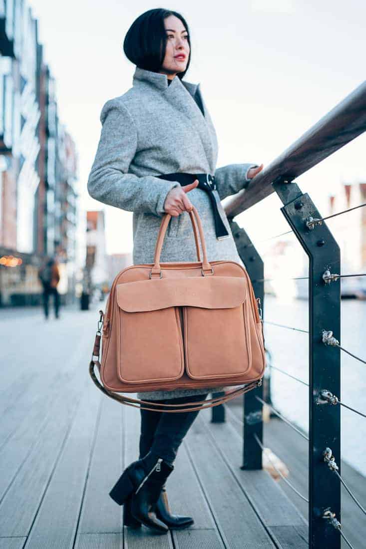 Bizzi Growin POD® Pusletaske og rejseseng - Vegan Leather - Porcini