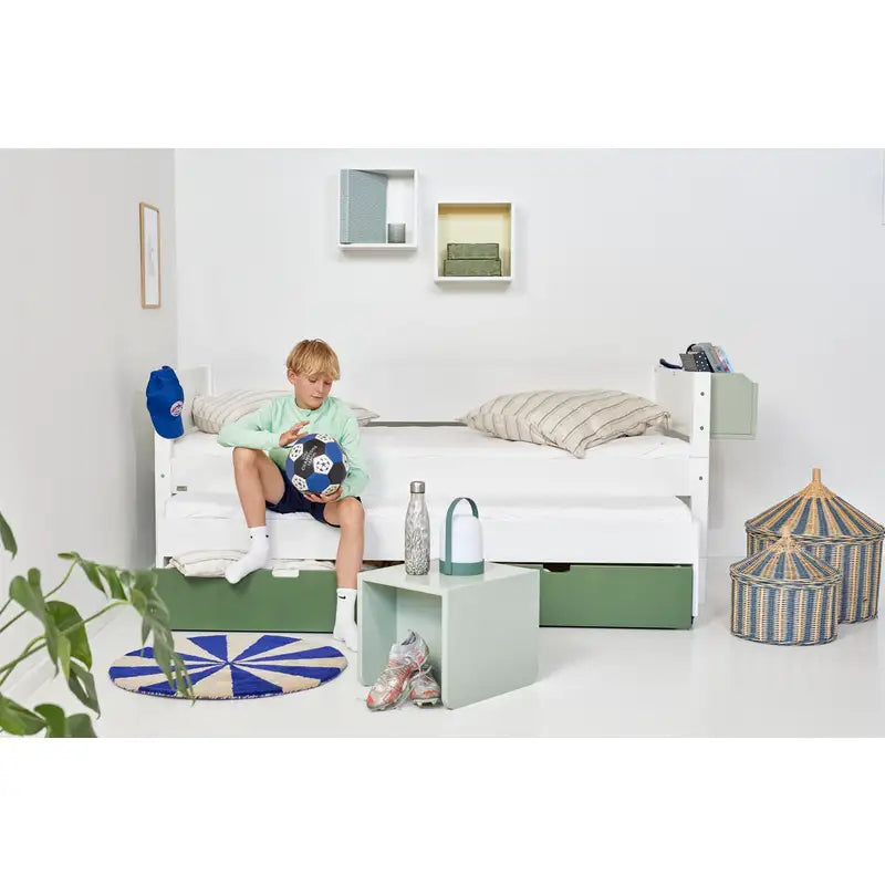 Enkeltseng Luna med skuffer i Dark Green og udtræksseng