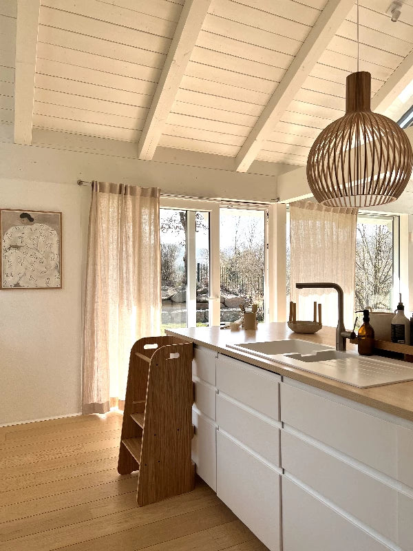 Curve Lab Læringstårn - Birketræsfinér med en overflade afslutning i egetræ