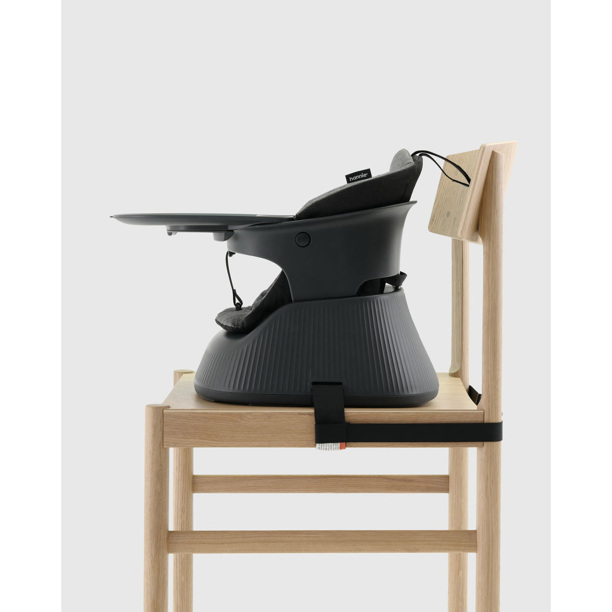 Hannie Transportabel højstol - Charcoal Black