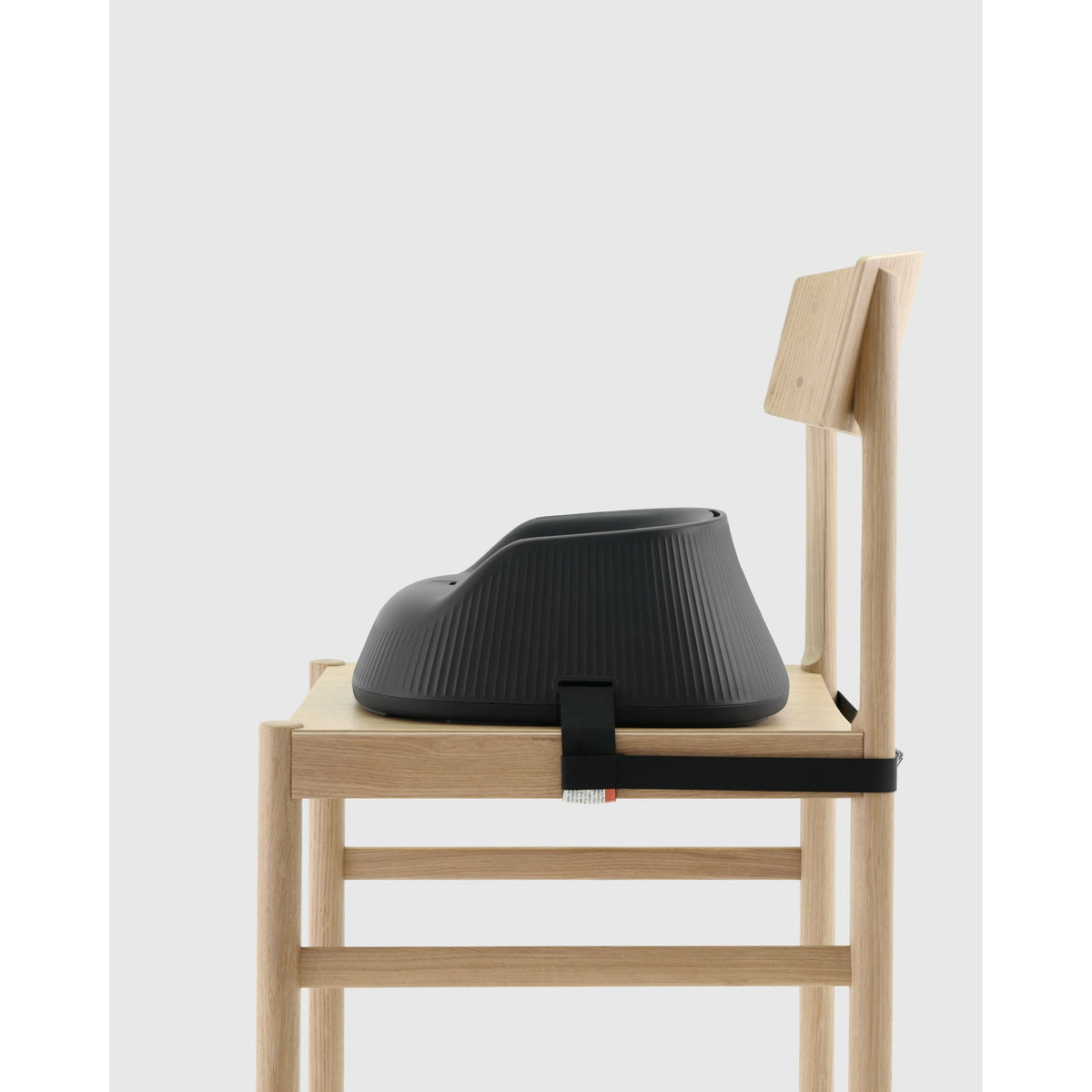 Hannie Transportabel højstol - Charcoal Black