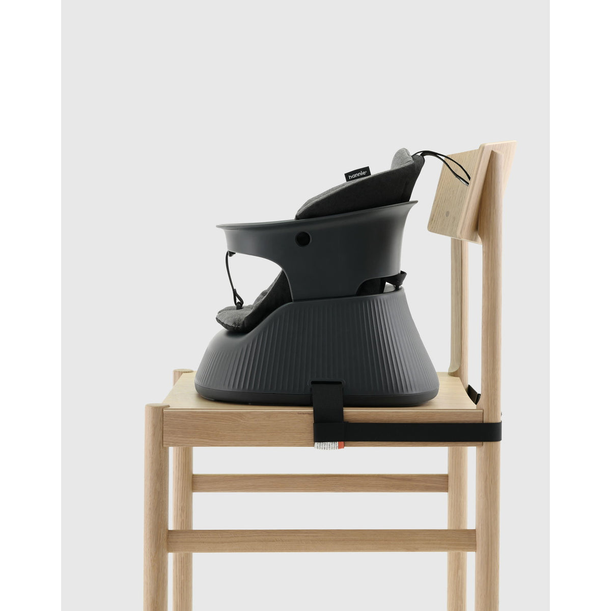 Hannie Transportabel højstol - Charcoal Black