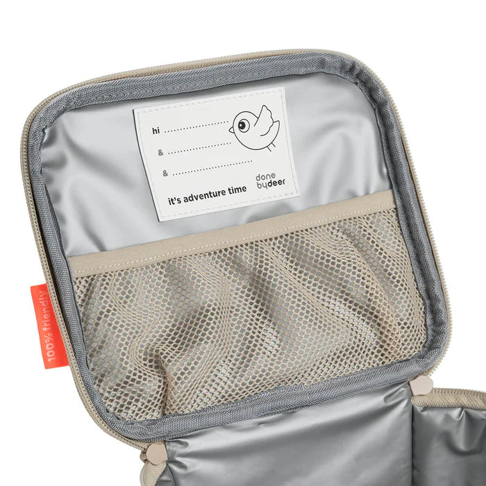 Done by Deer Lille termotaske Tiny farm 2,8L - sand