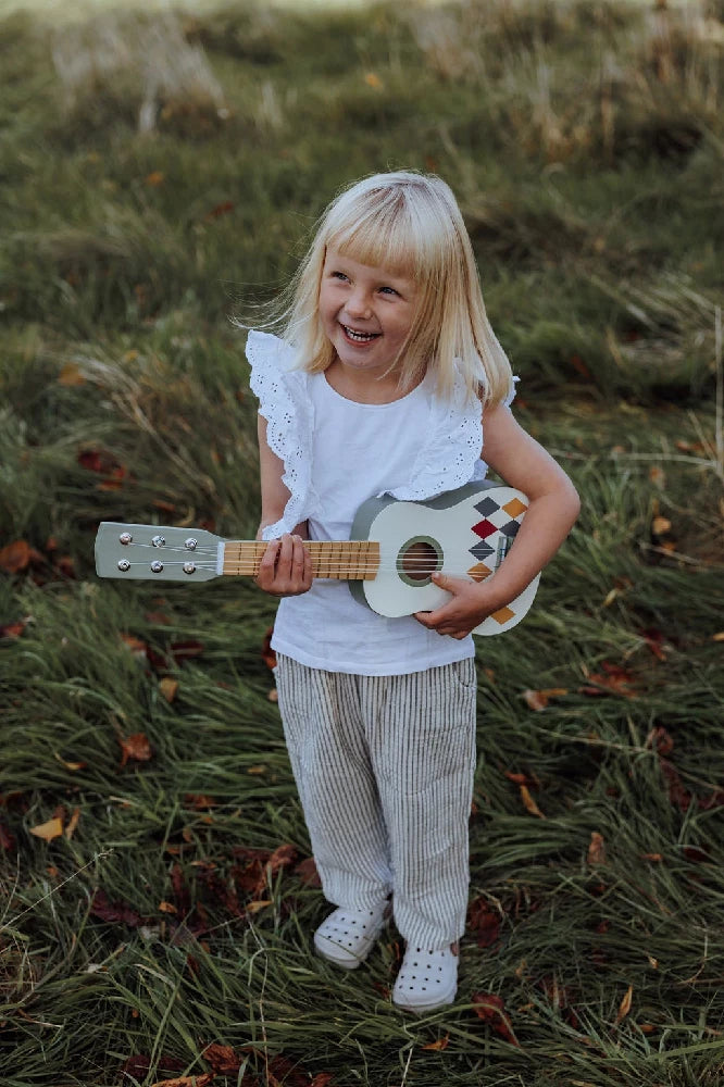 By Astrup Guitar m. 6 strege