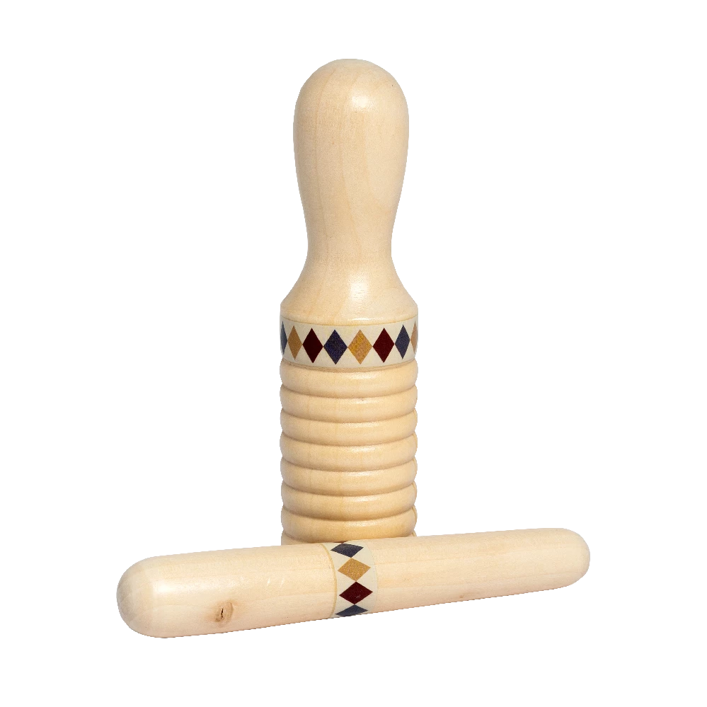 By Astrup Guiro I Træ