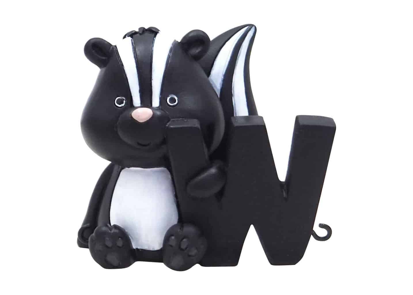 Kids By Friis W bogstav med stinkdyr til navnetog