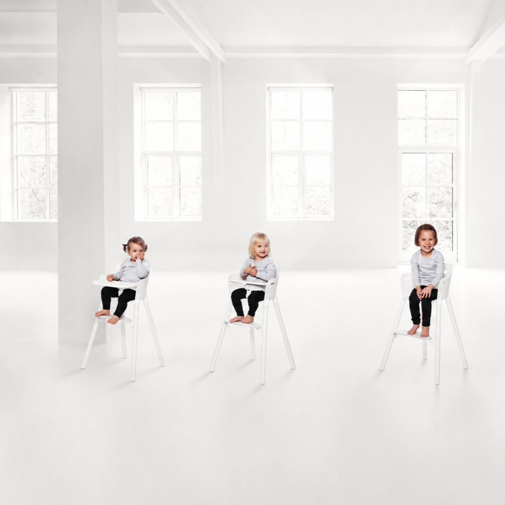 FLEXA Højstol - inkl. sikkerhedsbøjle, sele & bakke - hvid