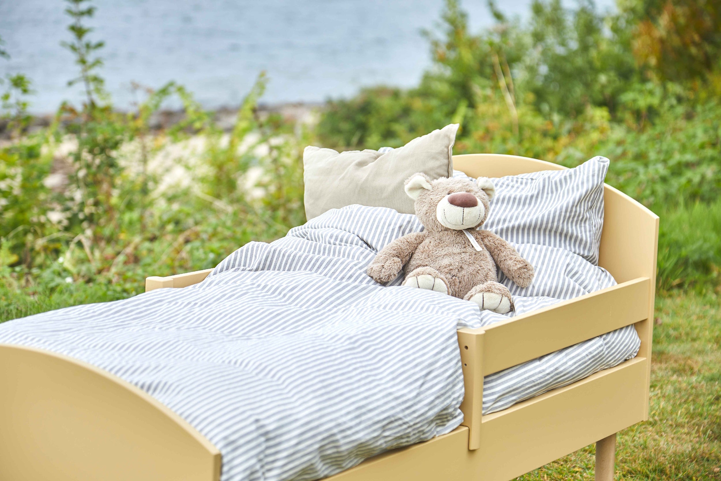 Manis-H Retro seng med 2 sengeheste og lamelbund 70*160 cm flere farver