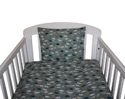 NM Baby sengelinned - grøn bund m/ farverige dinoer