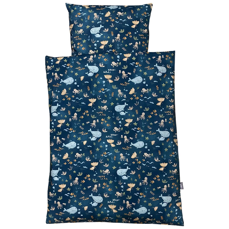 Baby sengelinned - dess. 1220 mellemblå havliv