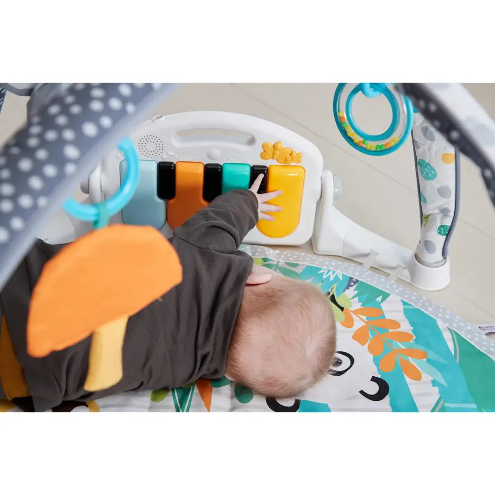 Aktivitetsstativ med kick - and - play funktion